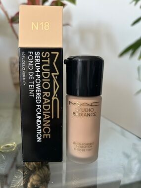 MAC Studio Radiance Serum Powdered in N18